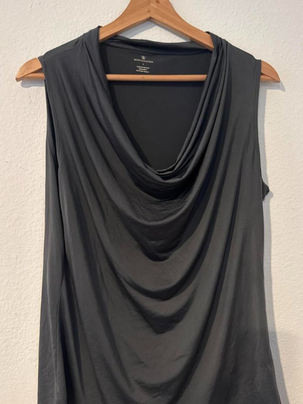 Worthington black cowl neck sleeveless top in size L